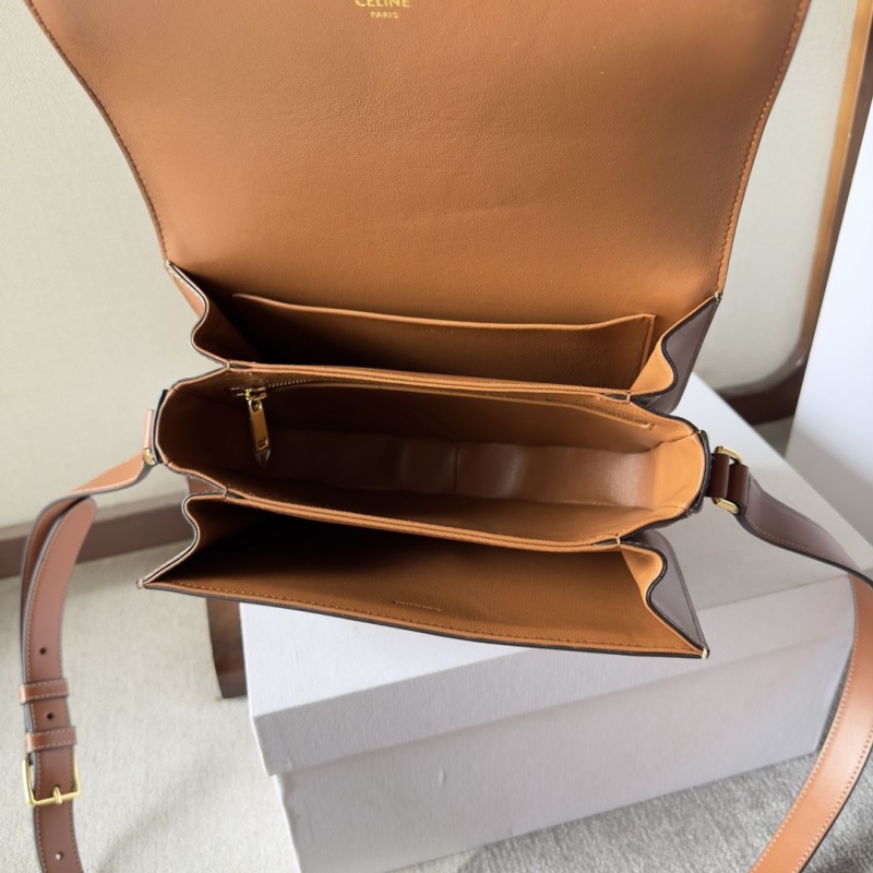 Ce1i*e triomphe bags